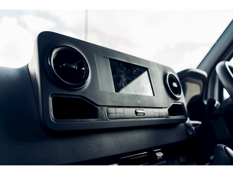 Mercedes-Benz 3.0 319 CDi V6 Panel Van 5dr Diesel RWD L3 H2 EU6 (s/s) (190 ps)