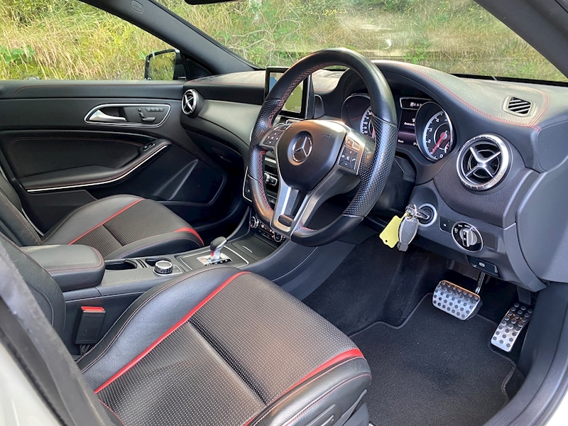 Mercedes-Benz 2.0 CLA45 AMG Coupe 4dr Petrol Speedshift DCT 4MATIC (165 g/km, 360 bhp)