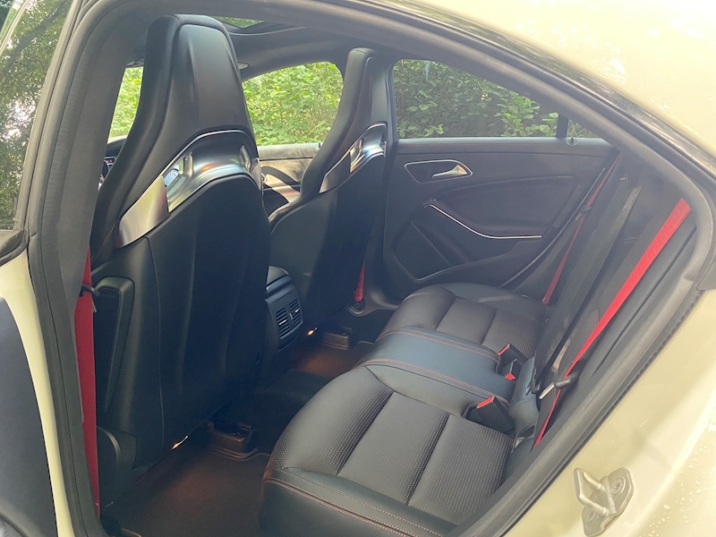 Mercedes-Benz 2.0 CLA45 AMG Coupe 4dr Petrol Speedshift DCT 4MATIC (165 g/km, 360 bhp)