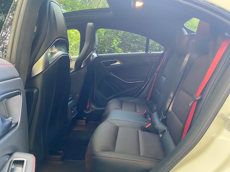 Mercedes-Benz 2.0 CLA45 AMG Coupe 4dr Petrol Speedshift DCT 4MATIC (165 g/km, 360 bhp)