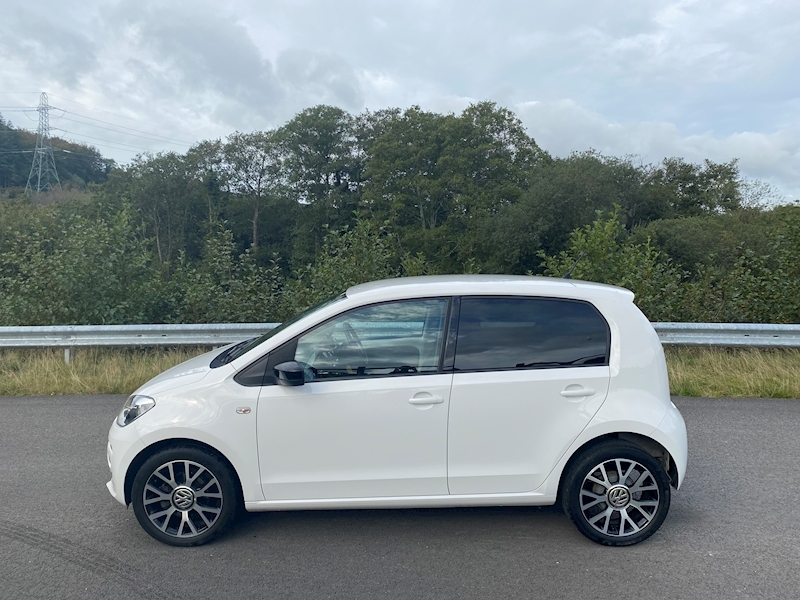 Volkswagen 1.0 Groove up! Hatchback 5dr Petrol Manual (108 g/km, 74 bhp)