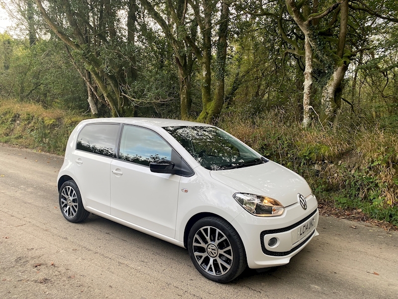 Volkswagen 1.0 Groove up! Hatchback 5dr Petrol Manual (108 g/km, 74 bhp)