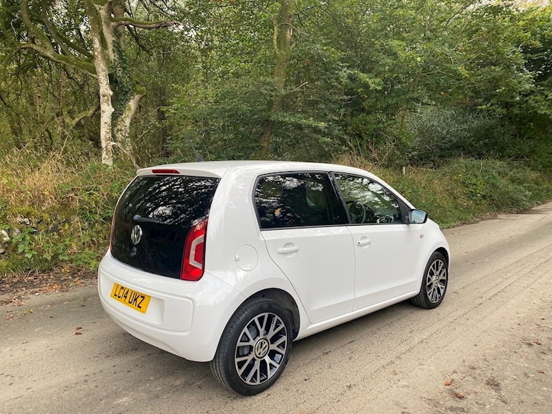 Volkswagen 1.0 Groove up! Hatchback 5dr Petrol Manual (108 g/km, 74 bhp)