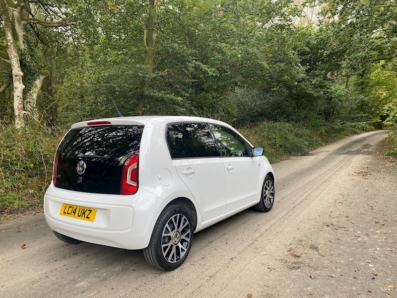 Volkswagen 1.0 Groove up! Hatchback 5dr Petrol Manual (108 g/km, 74 bhp)