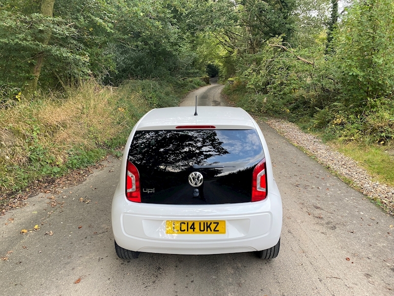 Volkswagen 1.0 Groove up! Hatchback 5dr Petrol Manual (108 g/km, 74 bhp)