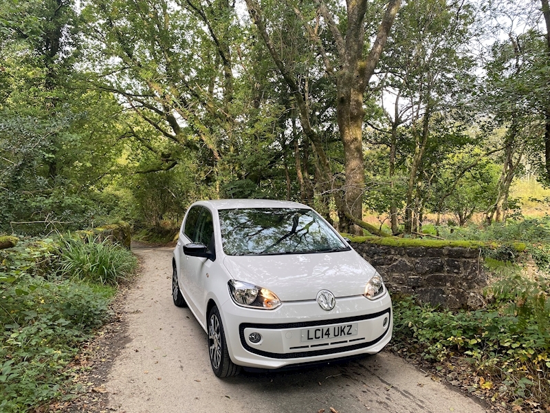 Volkswagen 1.0 Groove up! Hatchback 5dr Petrol Manual (108 g/km, 74 bhp)