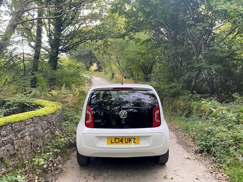 Volkswagen 1.0 Groove up! Hatchback 5dr Petrol Manual (108 g/km, 74 bhp)