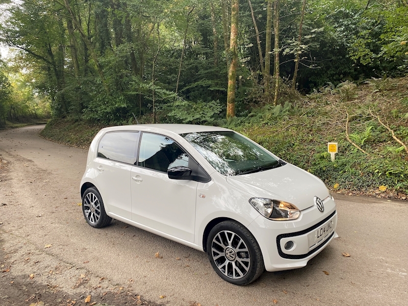 Volkswagen 1.0 Groove up! Hatchback 5dr Petrol Manual (108 g/km, 74 bhp)