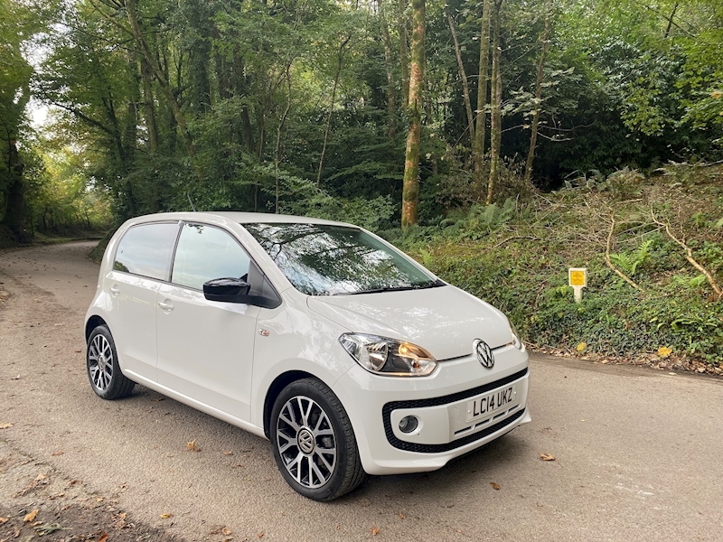 Volkswagen 1.0 Groove up! Hatchback 5dr Petrol Manual (108 g/km, 74 bhp)