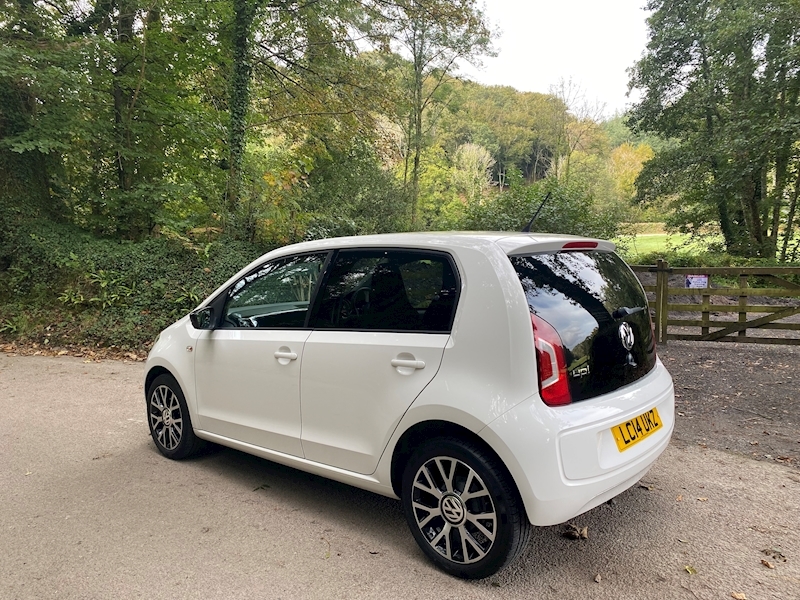 Volkswagen 1.0 Groove up! Hatchback 5dr Petrol Manual (108 g/km, 74 bhp)