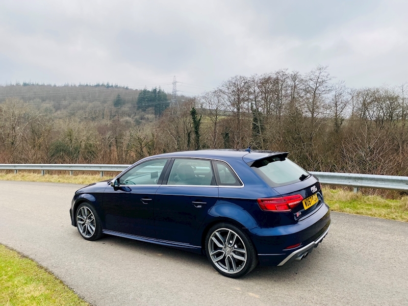 Audi 2.0 TFSI Sportback 5dr Petrol S Tronic quattro (s/s) (310 ps)