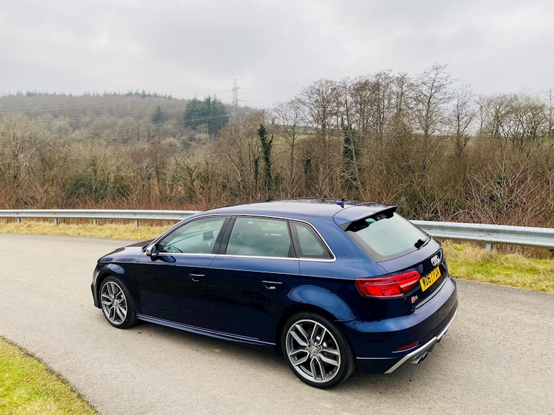 Audi 2.0 TFSI Sportback 5dr Petrol S Tronic quattro (s/s) (310 ps)