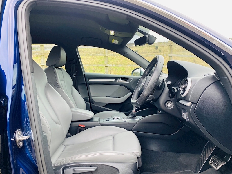 Audi 2.0 TFSI Sportback 5dr Petrol S Tronic quattro (s/s) (310 ps)