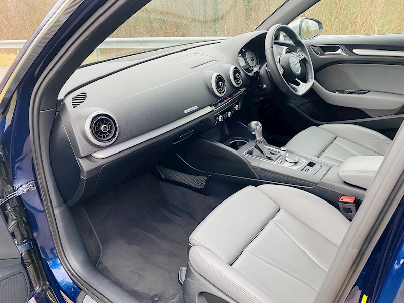 Audi 2.0 TFSI Sportback 5dr Petrol S Tronic quattro (s/s) (310 ps)