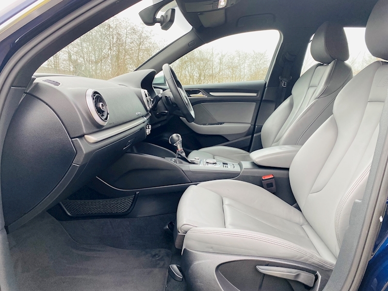 Audi 2.0 TFSI Sportback 5dr Petrol S Tronic quattro (s/s) (310 ps)