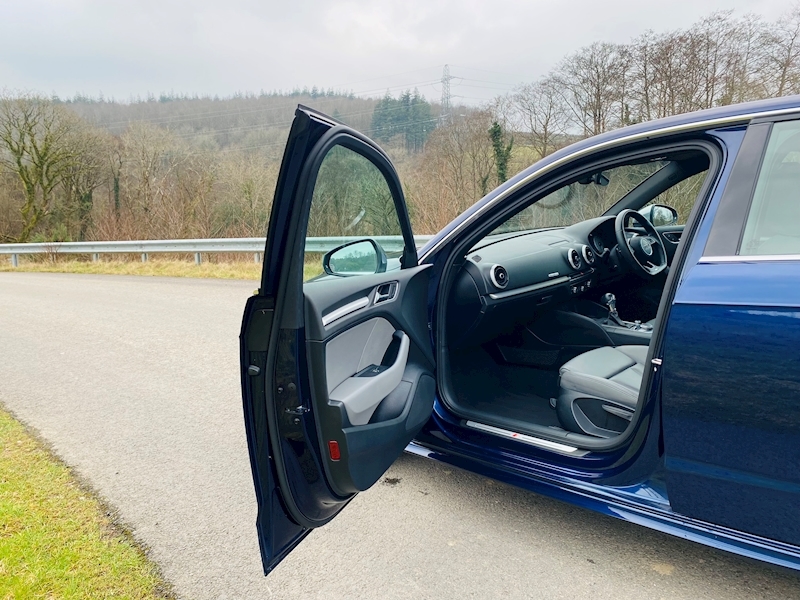 Audi 2.0 TFSI Sportback 5dr Petrol S Tronic quattro (s/s) (310 ps)