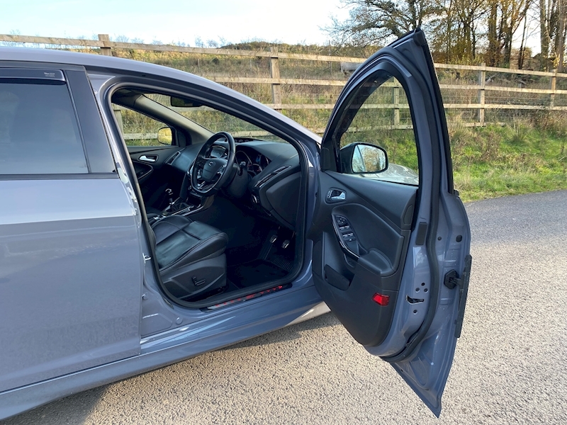 Ford 2.0T EcoBoost ST-3 Hatchback 5dr Petrol (s/s) (250 ps)