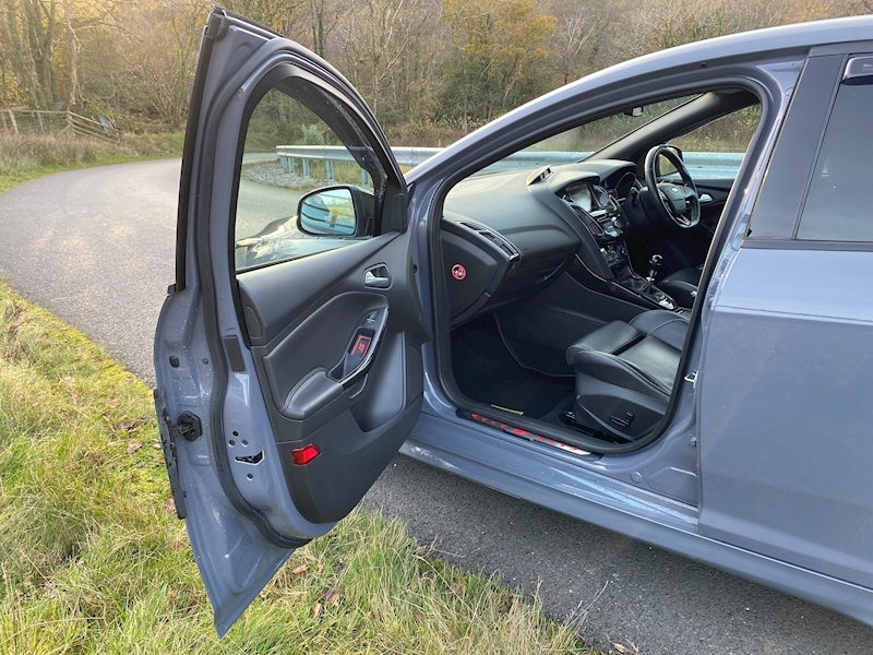 Ford 2.0T EcoBoost ST-3 Hatchback 5dr Petrol (s/s) (250 ps)