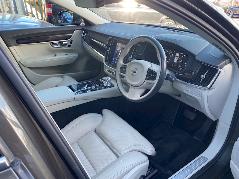 Volvo 2.0h T8 Twin Engine 10.4kWh Inscription Pro Estate 5dr Petrol Plug-in Hybrid Auto AWD (s/s) (407 ps)