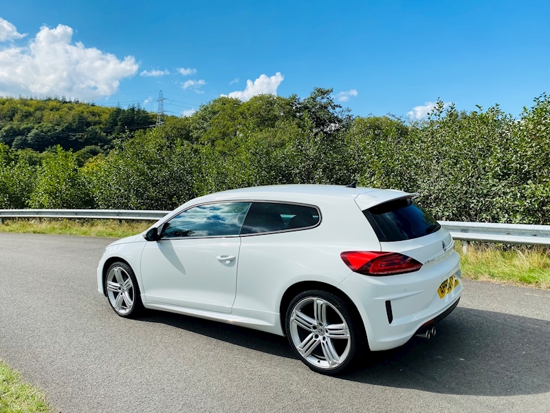 Volkswagen 2.0 TDI BlueMotion Tech R-Line Hatchback 3dr Diesel Manual Euro 6 (s/s) (184 ps)