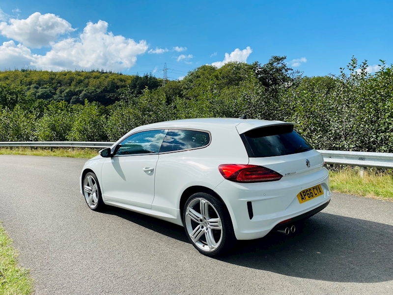 Volkswagen 2.0 TDI BlueMotion Tech R-Line Hatchback 3dr Diesel Manual Euro 6 (s/s) (184 ps)