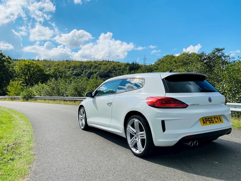 Volkswagen 2.0 TDI BlueMotion Tech R-Line Hatchback 3dr Diesel Manual Euro 6 (s/s) (184 ps)