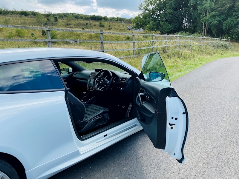 Volkswagen 2.0 TDI BlueMotion Tech R-Line Hatchback 3dr Diesel Manual Euro 6 (s/s) (184 ps)