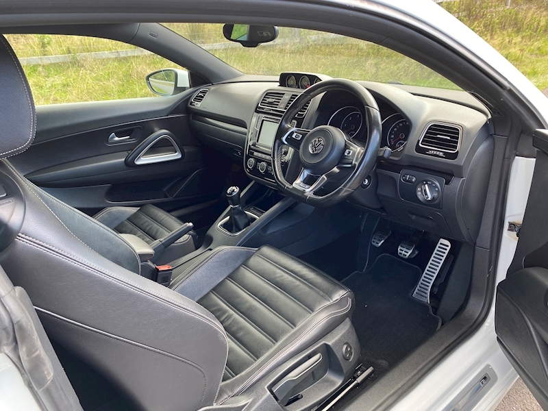 Volkswagen 2.0 TDI BlueMotion Tech R-Line Hatchback 3dr Diesel Manual Euro 6 (s/s) (184 ps)