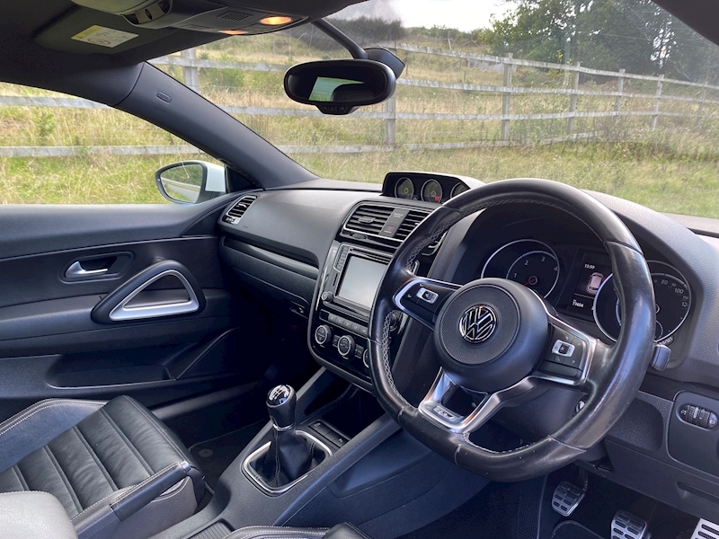 Volkswagen 2.0 TDI BlueMotion Tech R-Line Hatchback 3dr Diesel Manual Euro 6 (s/s) (184 ps)