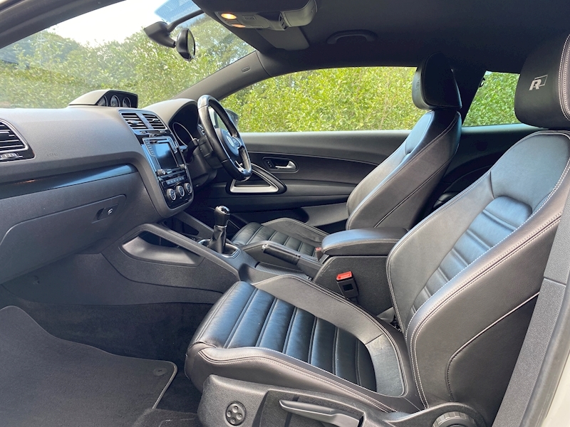 Volkswagen 2.0 TDI BlueMotion Tech R-Line Hatchback 3dr Diesel Manual Euro 6 (s/s) (184 ps)