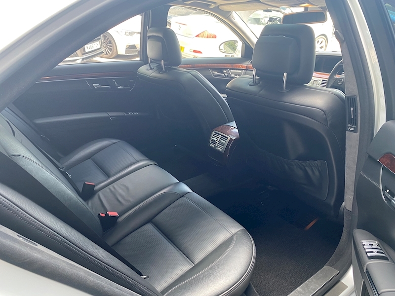 Mercedes-Benz 6.2 S63L V8 AMG Saloon 4dr Petrol 7G-Tronic (355 g/km, 525 bhp)