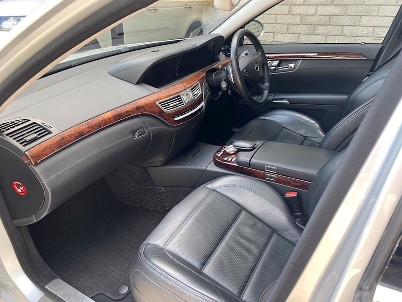 Mercedes-Benz 6.2 S63L V8 AMG Saloon 4dr Petrol 7G-Tronic (355 g/km, 525 bhp)