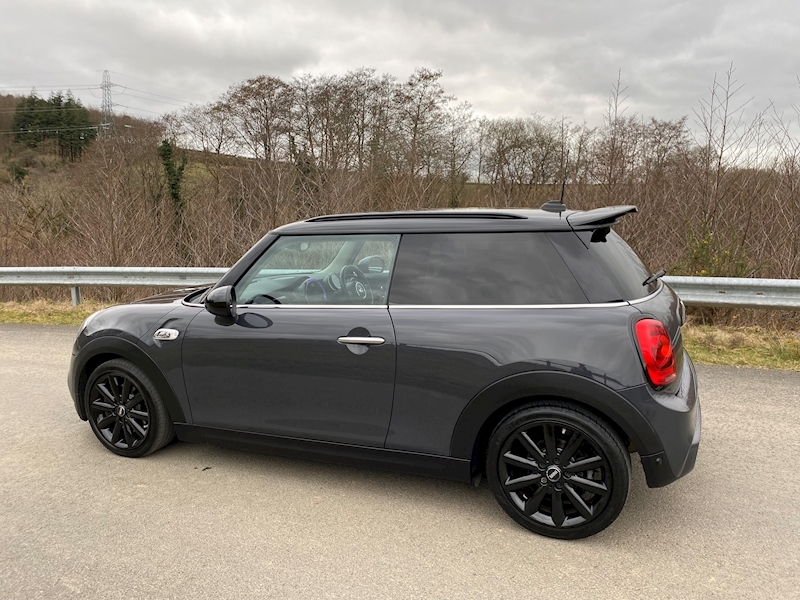 MINI 2.0 Cooper SD Hatchback 3dr Diesel Auto 6Spd Euro 6 (s/s) (170 ps)