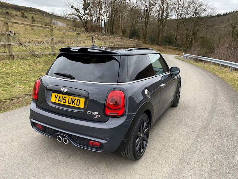 MINI 2.0 Cooper SD Hatchback 3dr Diesel Auto 6Spd Euro 6 (s/s) (170 ps)