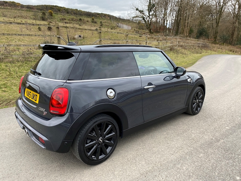 MINI 2.0 Cooper SD Hatchback 3dr Diesel Auto 6Spd Euro 6 (s/s) (170 ps)