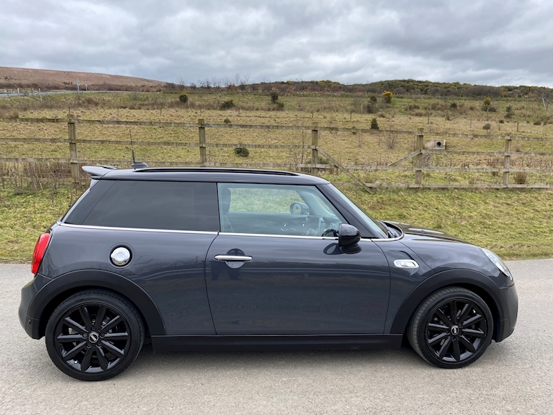 MINI 2.0 Cooper SD Hatchback 3dr Diesel Auto 6Spd Euro 6 (s/s) (170 ps)