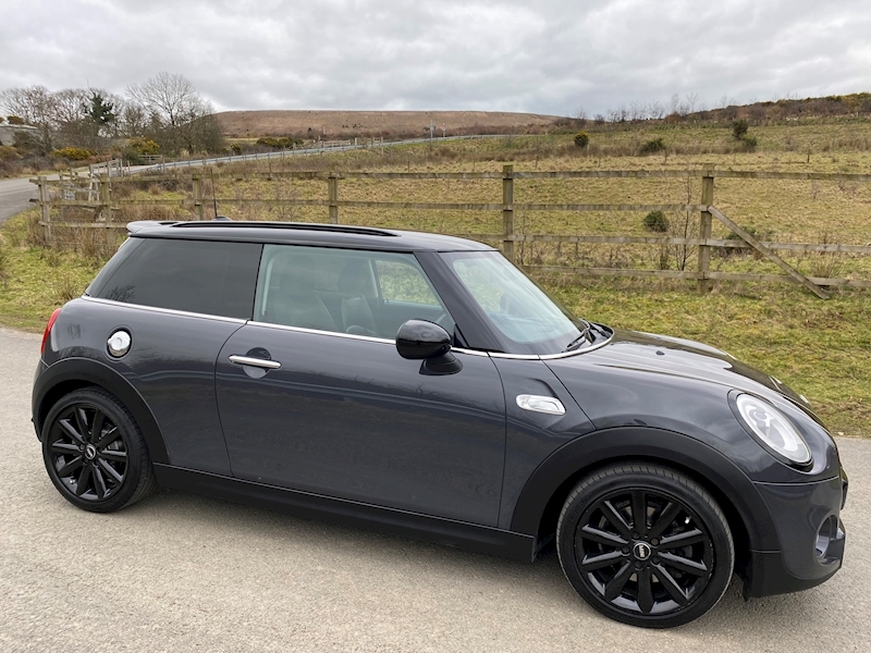 MINI 2.0 Cooper SD Hatchback 3dr Diesel Auto 6Spd Euro 6 (s/s) (170 ps)