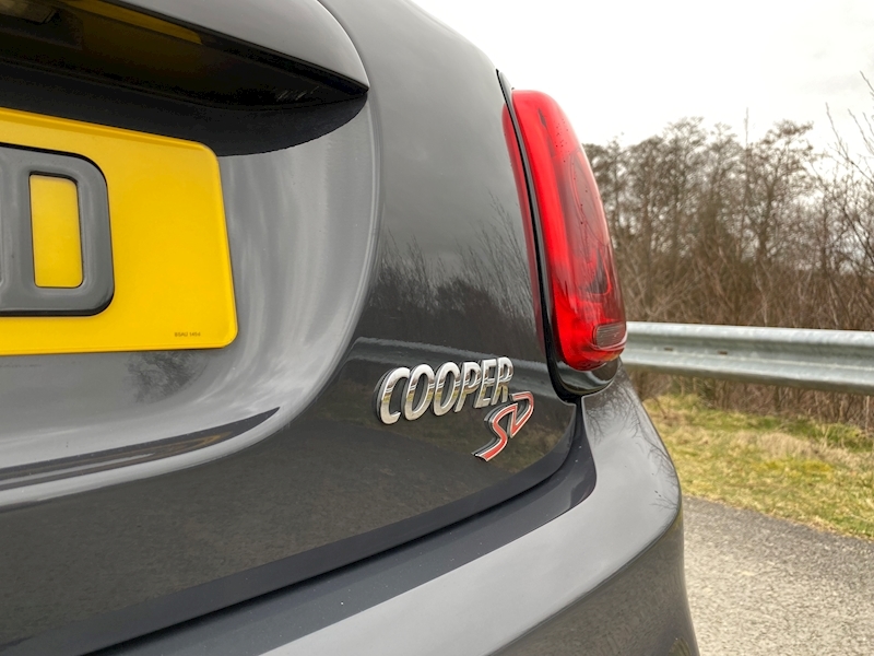 MINI 2.0 Cooper SD Hatchback 3dr Diesel Auto 6Spd Euro 6 (s/s) (170 ps)