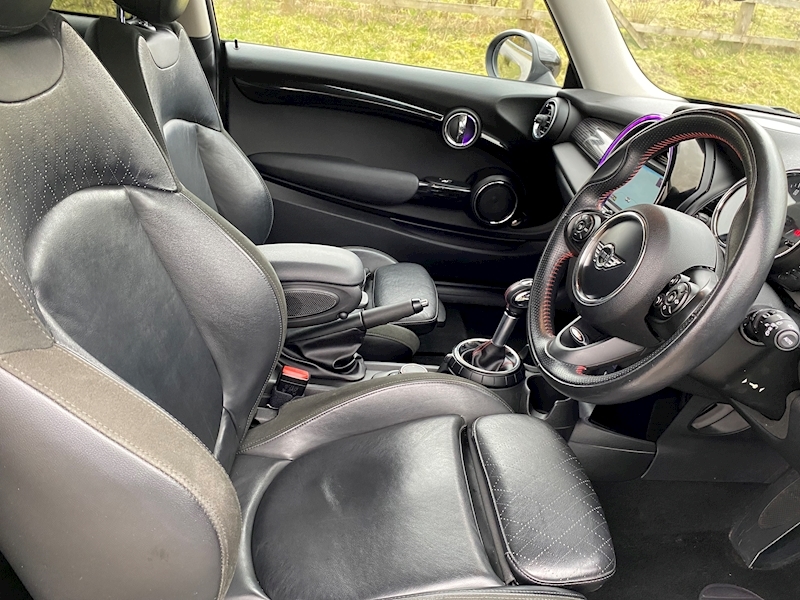 MINI 2.0 Cooper SD Hatchback 3dr Diesel Auto 6Spd Euro 6 (s/s) (170 ps)