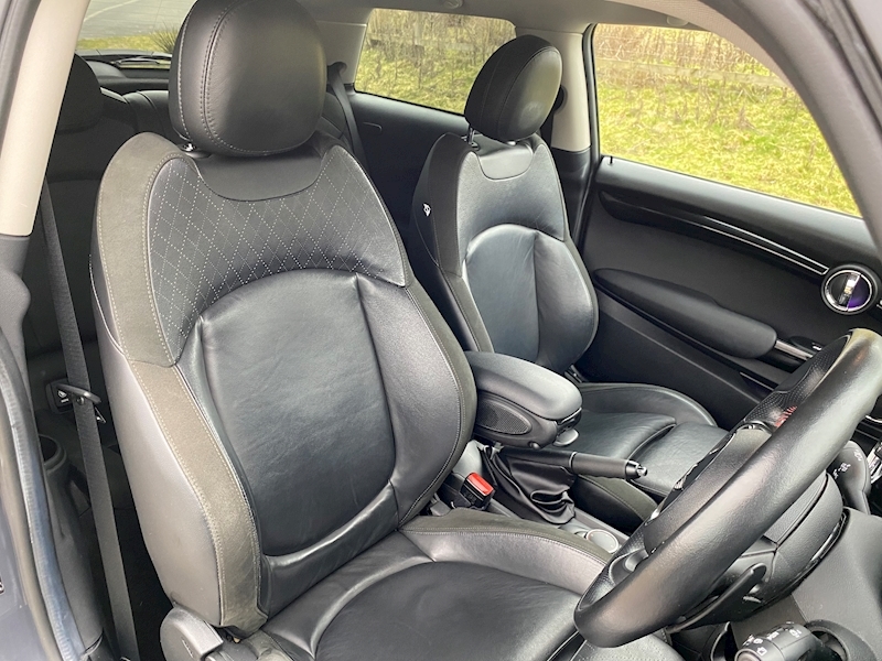 MINI 2.0 Cooper SD Hatchback 3dr Diesel Auto 6Spd Euro 6 (s/s) (170 ps)