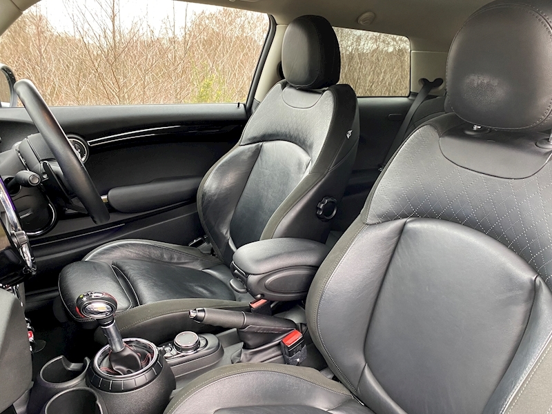 MINI 2.0 Cooper SD Hatchback 3dr Diesel Auto 6Spd Euro 6 (s/s) (170 ps)