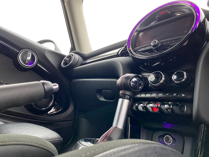 MINI 2.0 Cooper SD Hatchback 3dr Diesel Auto 6Spd Euro 6 (s/s) (170 ps)