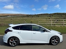 2.0 EcoBoost ST-2 Hatchback 5dr Petrol Manual (169 g/km, 247 bhp)