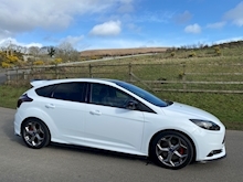 2.0 EcoBoost ST-2 Hatchback 5dr Petrol Manual (169 g/km, 247 bhp)