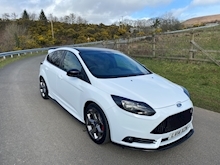 2.0 EcoBoost ST-2 Hatchback 5dr Petrol Manual (169 g/km, 247 bhp)