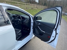 2.0 EcoBoost ST-2 Hatchback 5dr Petrol Manual (169 g/km, 247 bhp)