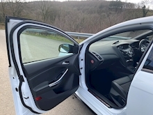 2.0 EcoBoost ST-2 Hatchback 5dr Petrol Manual (169 g/km, 247 bhp)
