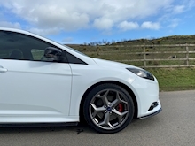 2.0 EcoBoost ST-2 Hatchback 5dr Petrol Manual (169 g/km, 247 bhp)