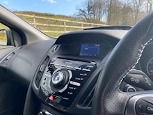 2.0 EcoBoost ST-2 Hatchback 5dr Petrol Manual (169 g/km, 247 bhp)