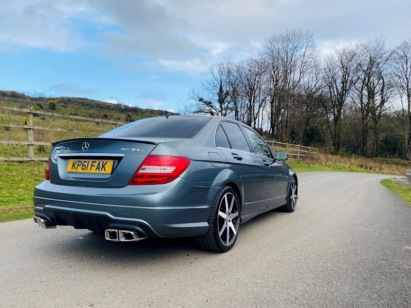 Mercedes-Benz 3.0 C350 CDI V6 BlueEfficiency Sport Edition 125 Saloon 4dr Diesel G-Tronic Euro 5 (s/s) (265 ps)